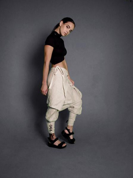 JiiNE UNiSEX SAMURAi SLACKS -WHiTE (ONE SIZE)